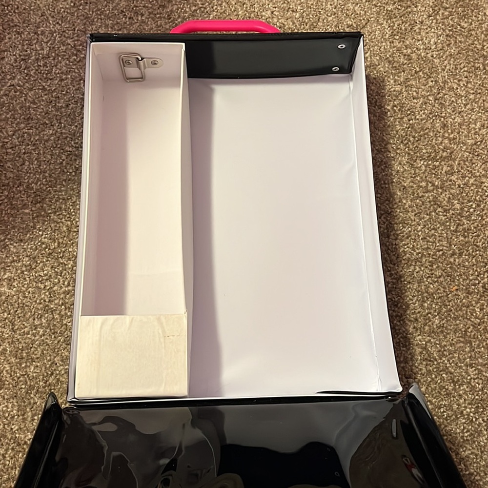 Barbie travel Case - Picture 4 of 7